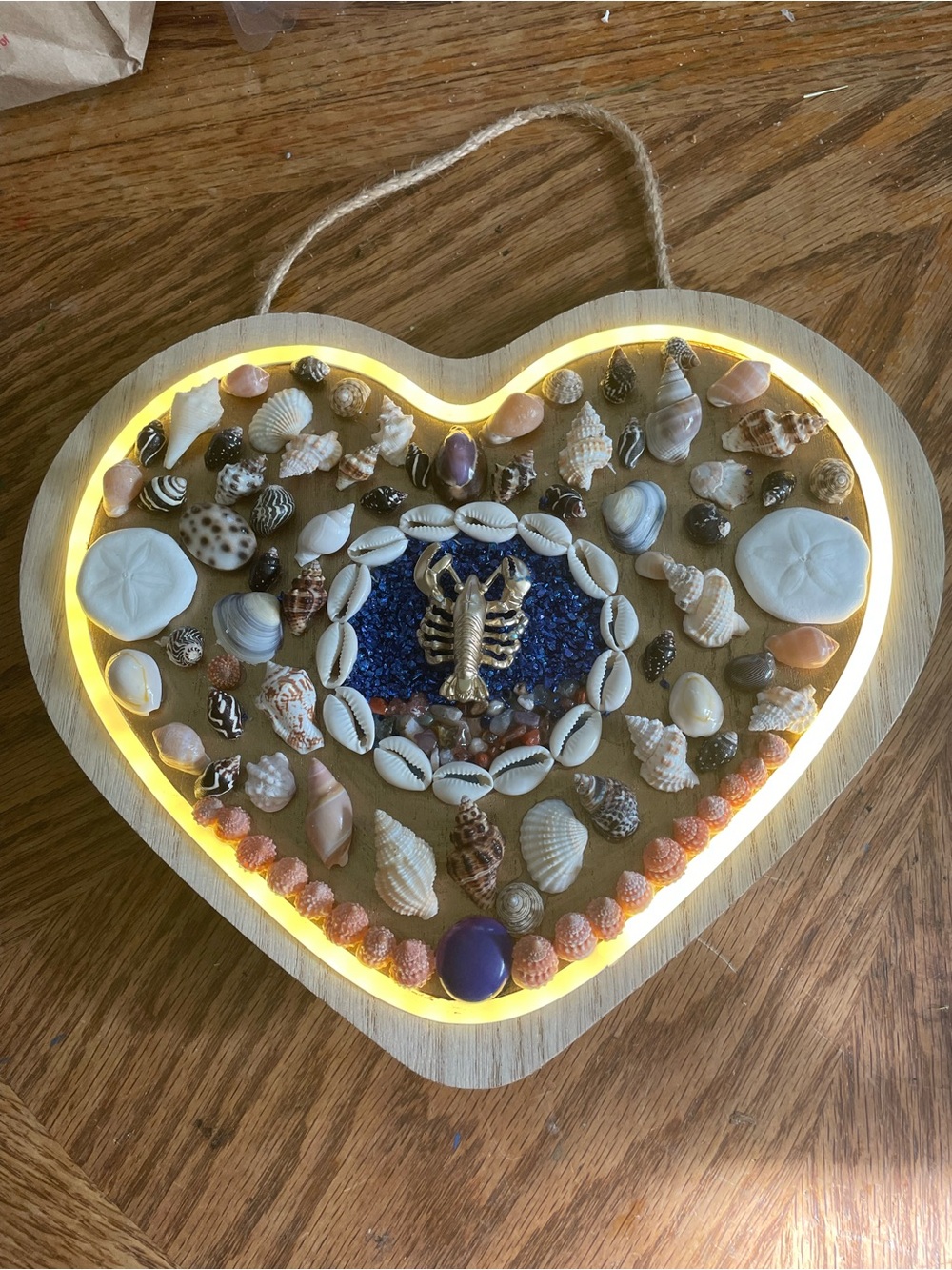 Handmade Shell wall Decor with light - Picture 2 of 3